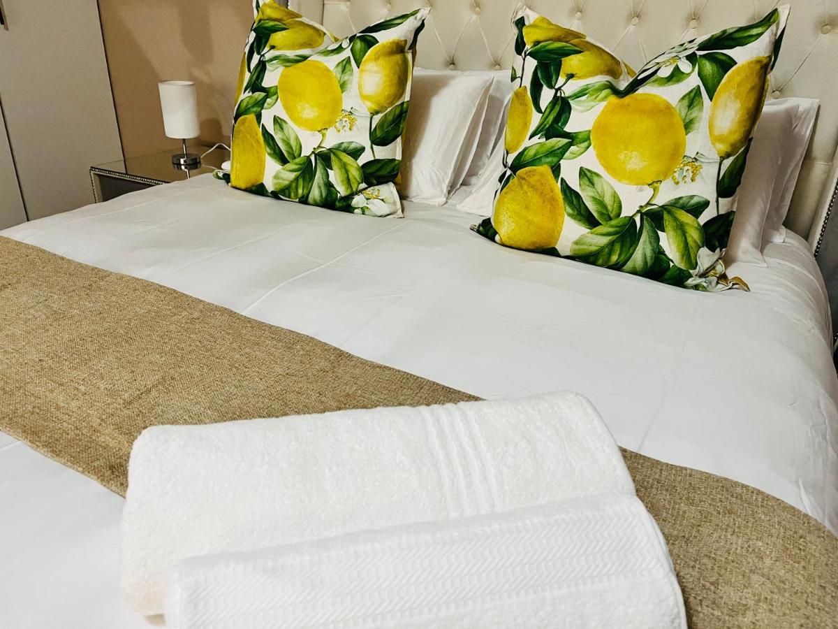 Aaron'S Nest Bed And Breakfast เลดี้สมิธ ภายนอก รูปภาพ