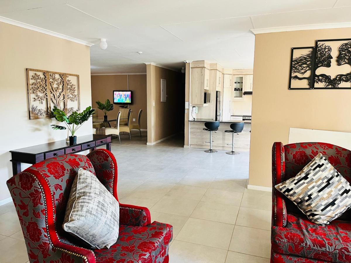 Aaron'S Nest Bed And Breakfast เลดี้สมิธ ภายนอก รูปภาพ