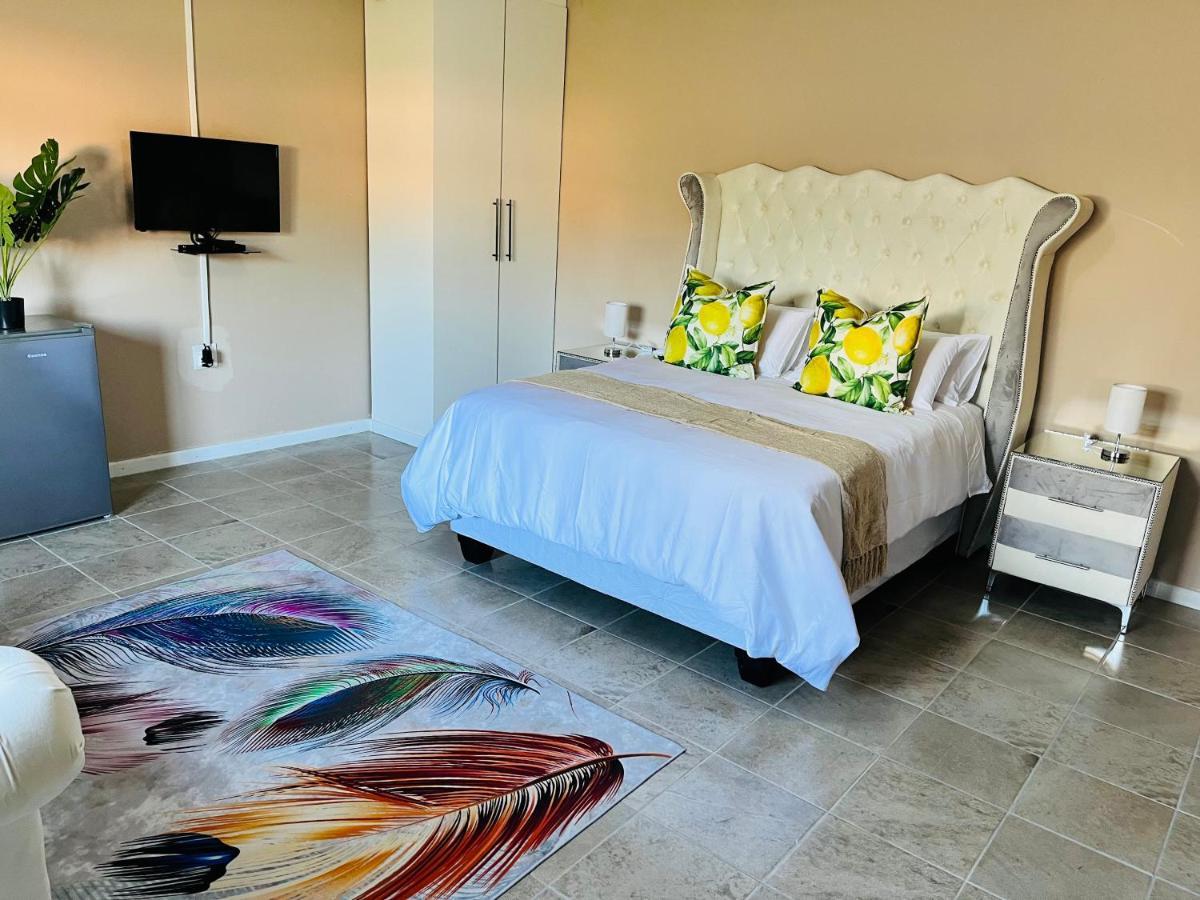 Aaron'S Nest Bed And Breakfast เลดี้สมิธ ภายนอก รูปภาพ